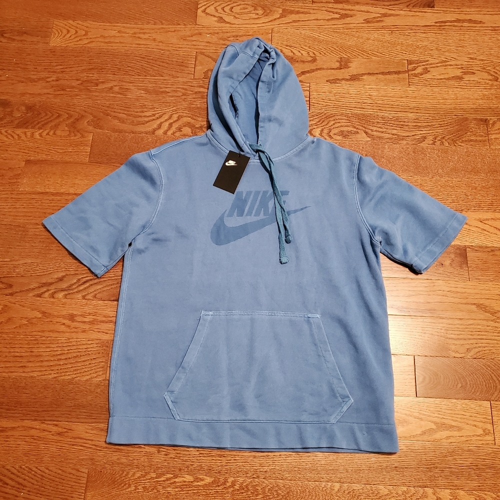 ✅ NWT Nike SB short sleeve sweater Last One